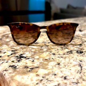 Women’s Ray Ban Sunglasses